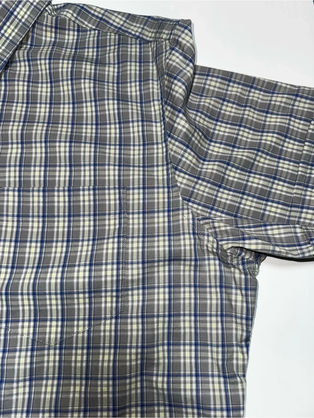 Banana Republic Men’s Plaid Button-Up Shirt, Short Sleeve, Point Collar, L